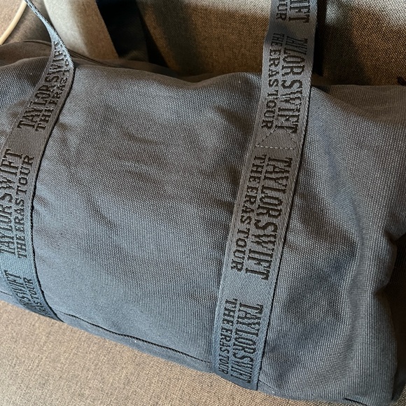 Eras Tour Duffle Bag Taylor Swift Blue Luggage Keychain - Picture 5 of 10